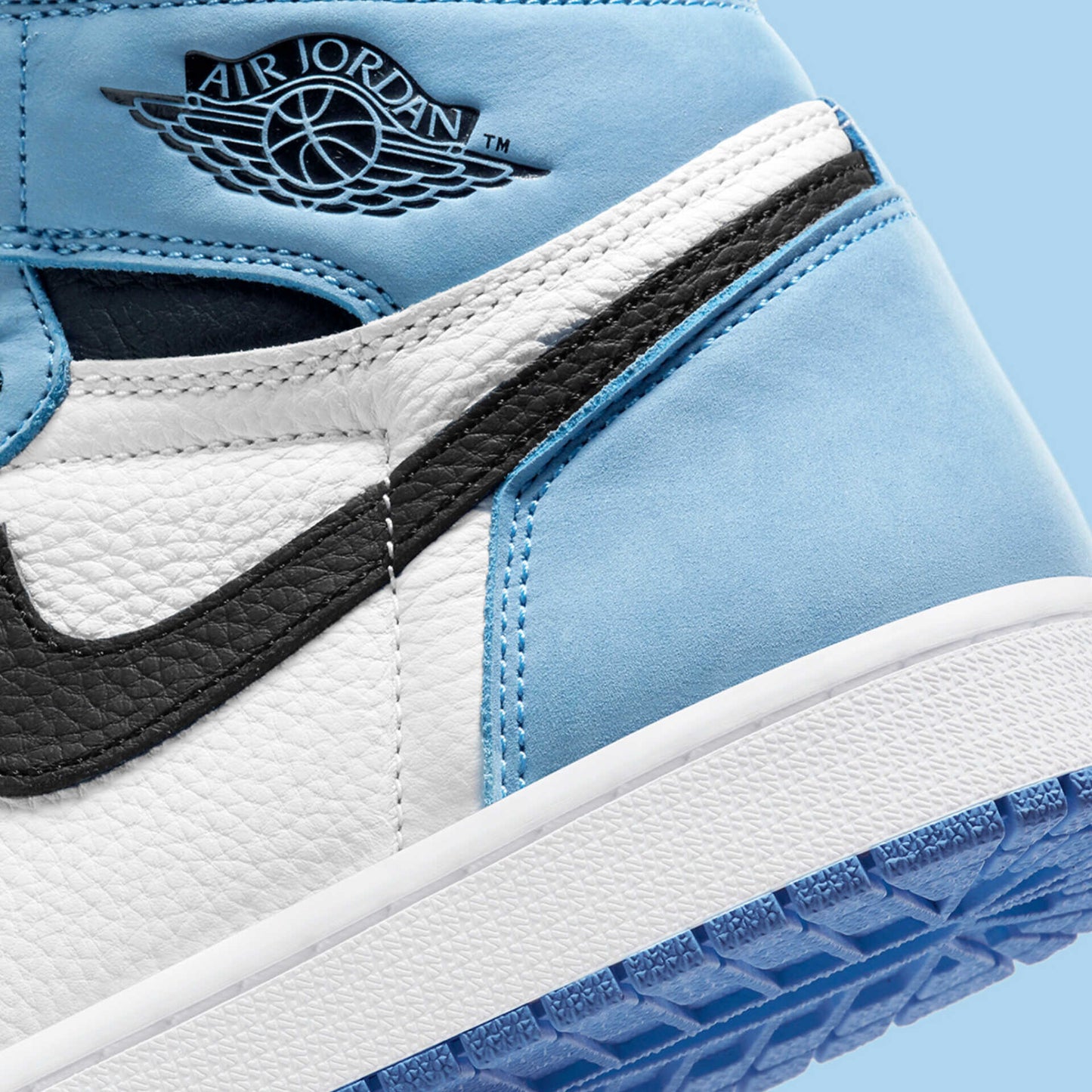 AIR JORDAN RETRO 1 HIGH (UNIVERSITY BLUE)