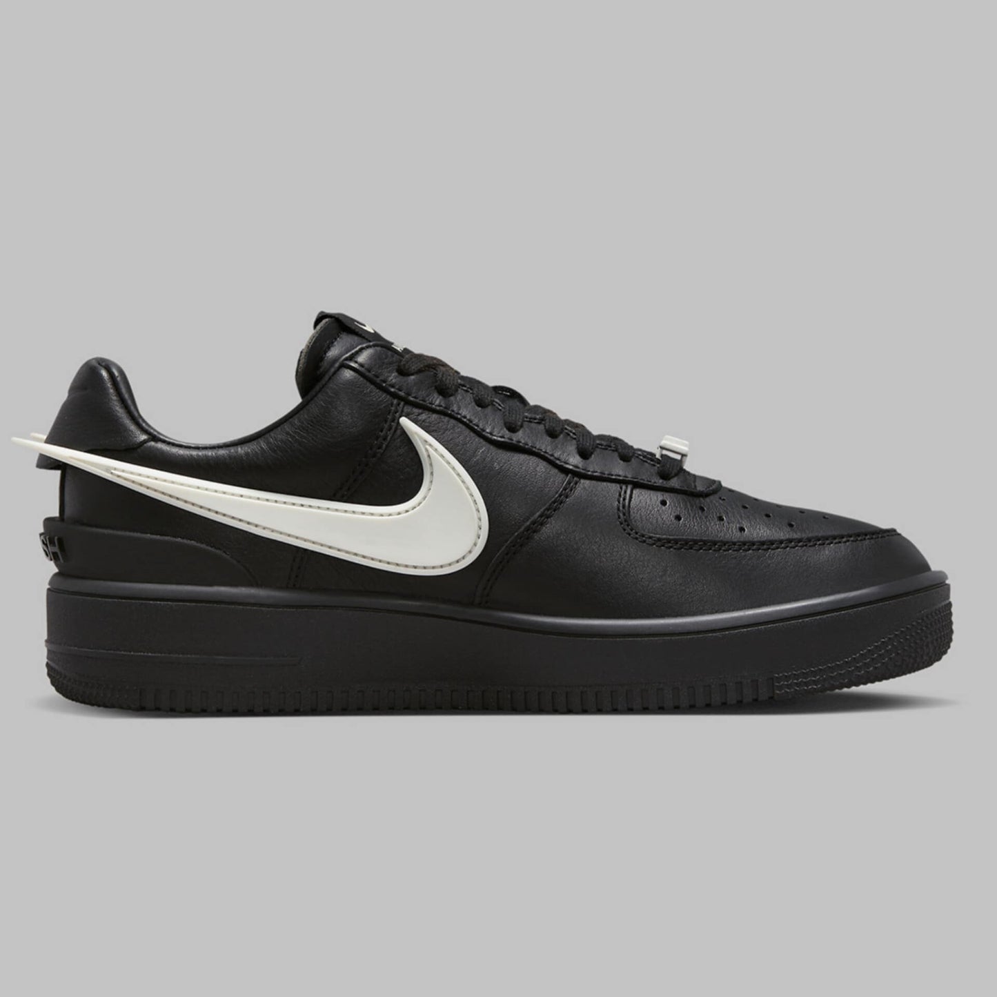 AIR FORCE 1 AMBUSH LOW (BLACK)